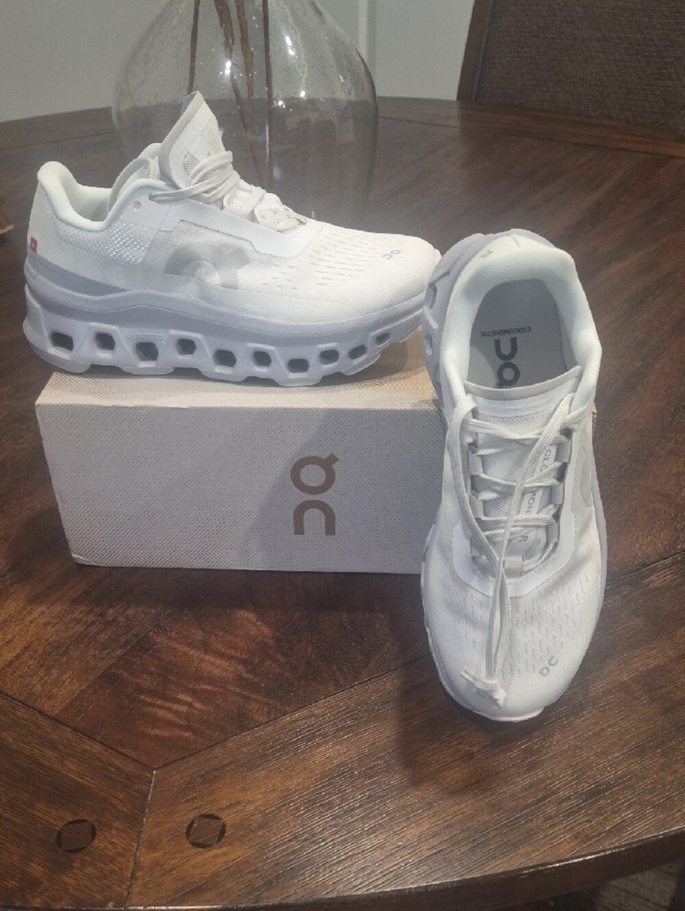 “New Women’s On Cloudmonster Size 6 White Gray Running Shoes - Picture 8 of 10
